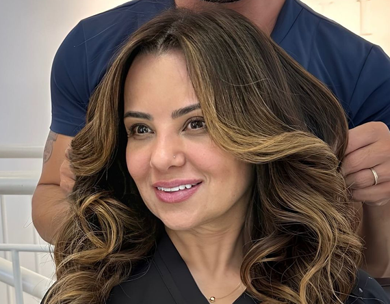 morena iluminada salão de  cabeleireiro em santana